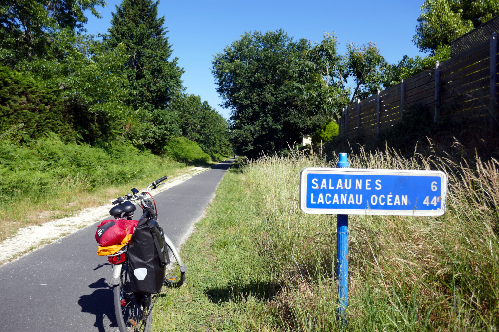 Quelques km sont déjà passés sur la piste cyclable Bordeaux Lacanau !