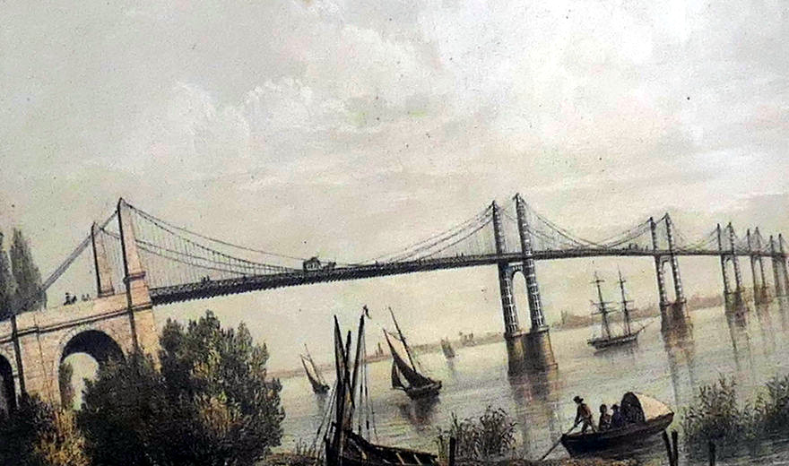 Représentation d'époque du pont suspendu en 1840. Calèche et chevaux le traversant. Bateaux à voile navigant sur la Garonne.