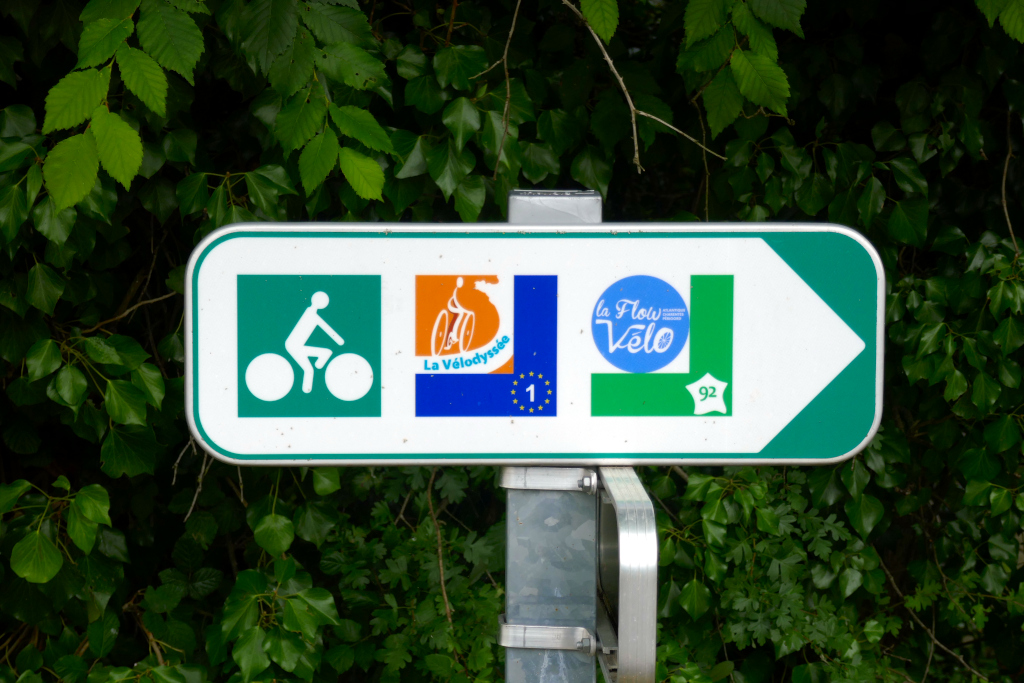 Deux itinéraires de cyclotourisme connus : la Vélodyssée et la Flow Vélo
