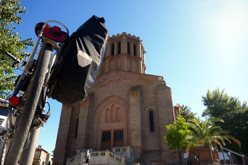 En allant de Moissac à Toulouse à vélo, arrêtez-vous visiter Castelsarrasin