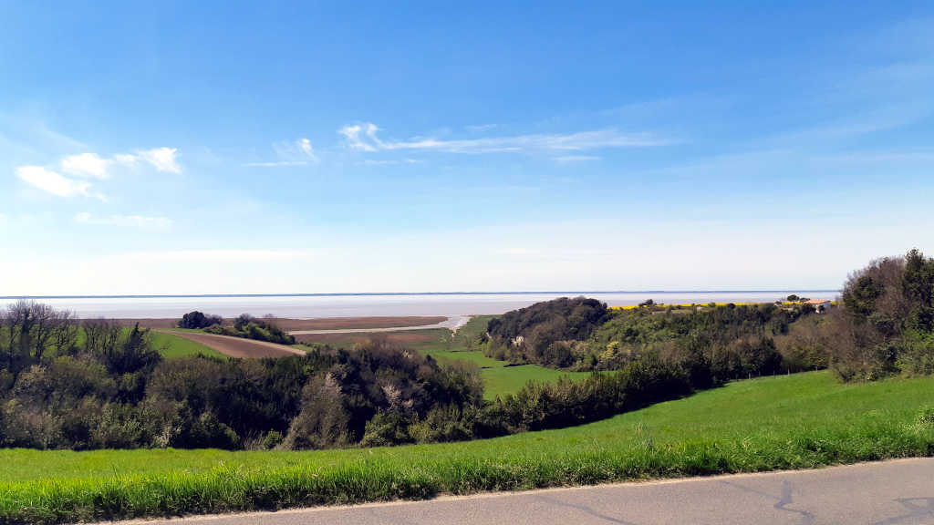 Les cyclotouristes pourront prendre le temps de contempler l'estuaire de la Gironde