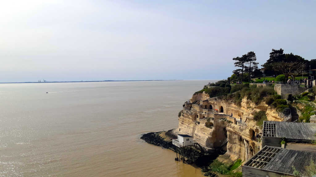 Voyage à vélo et grottes de Meschers-sur-Gironde